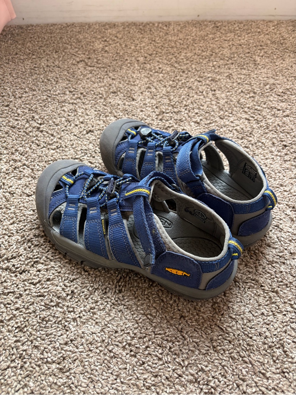 KEEN Kids Navy Blue and Gray Closed-Toe Water Shoes
